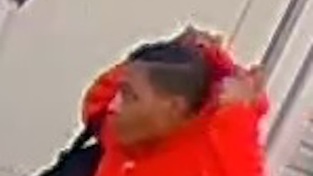 Buscan a hombre señalado de abusar sexualmente de una niña en un suburbio de Chicago