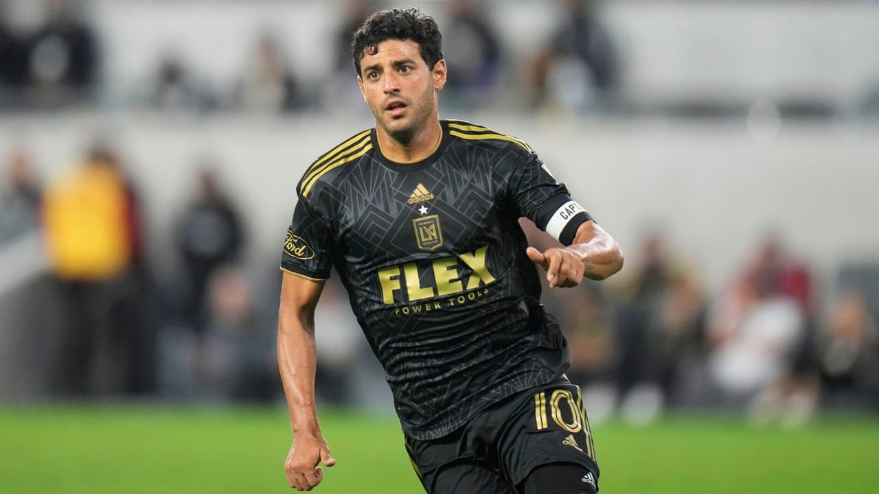 <h3 class="cms-H3-H3">Carlos Vela | 11 de junio | X </h3>
<br>
<b>El futbolista mexicano, ídolo del LAFC en Los Ángeles y de la selección de su país</b>, no dejó pasar el momento. Desde su cuenta oficial, Carlos Vela escribió: “Quiero expresar 
<b>mi más sincero apoyo y solidaridad</b>. Los inmigrantes en California 
<b>son gente trabajadora que merece respeto</b>. No están solos 💪🏽” Un mensaje breve, pero contundente, que reafirma su cercanía con la comunidad latina que lo ha acompañado dentro y fuera de la cancha.