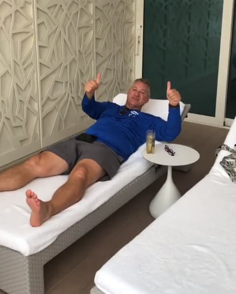 Juan es presidente de la empresa JE Wines & Spirits Brokerage, la cual está en Miami, donde radica.