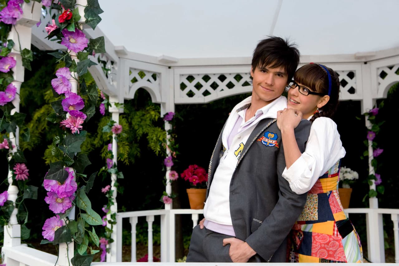 En dicha telenovela de 2009, que era la versión mexicana del melodrama argentino 'Patito feo', llevó el rol protagónico juvenil junto a Danna Paola.
<br>