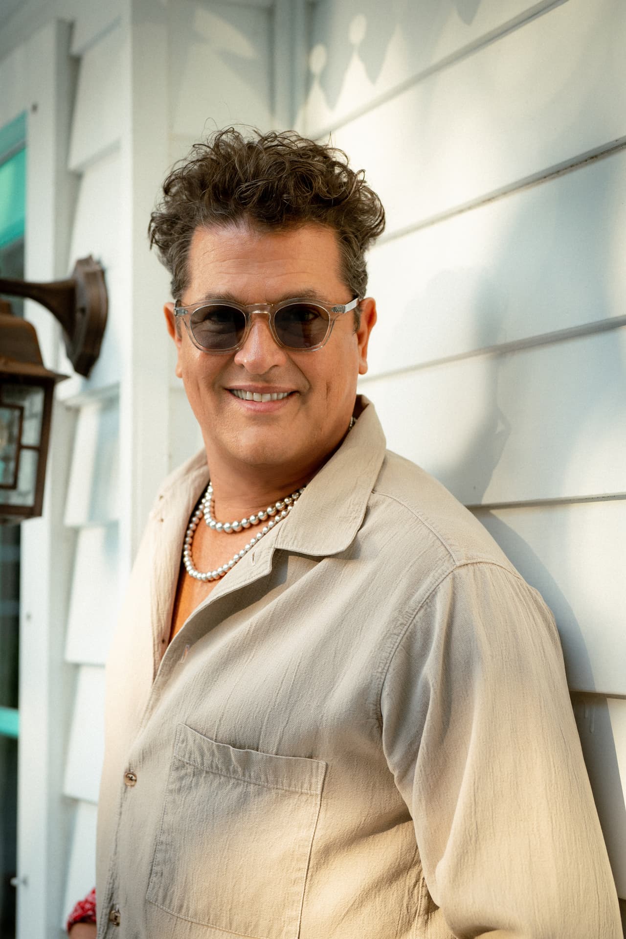 <h2 class="cms-H2-H2">Carlos Vives</h2>
<br>El vallenato se hará presente gracias al cantante, quien interpretará sus más recientes éxitos. Este 2022 Carlos Vives está nominado en seis categorías incluidas Grabación del Año y Canción del Año.
<br>