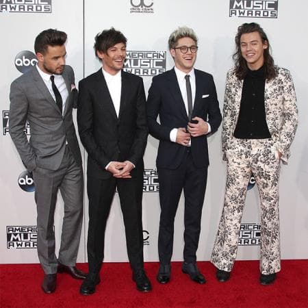 “En los primeros años de mi carrera tenía la misma edad que los chicos de 
<b><a href="https://www.univision.com/temas/one-direction">One Direction</a> </b>y de
<b> <a href="https://www.univision.com/temas/justin-bieber">Justin Bieber.</a></b> Y todos ellos estaban realmente en forma y tenían abdominales, y yo pensaba algo como: ‘¿debería verme así?’”, recordó Sheeran.