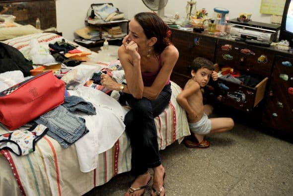 14 de octubre. El gobierno autoriza a la familia del preso opositor Orlando Zapata, muerto en febrero tras 85 días de ayuno, a dejar Cuba y viajar a EU.