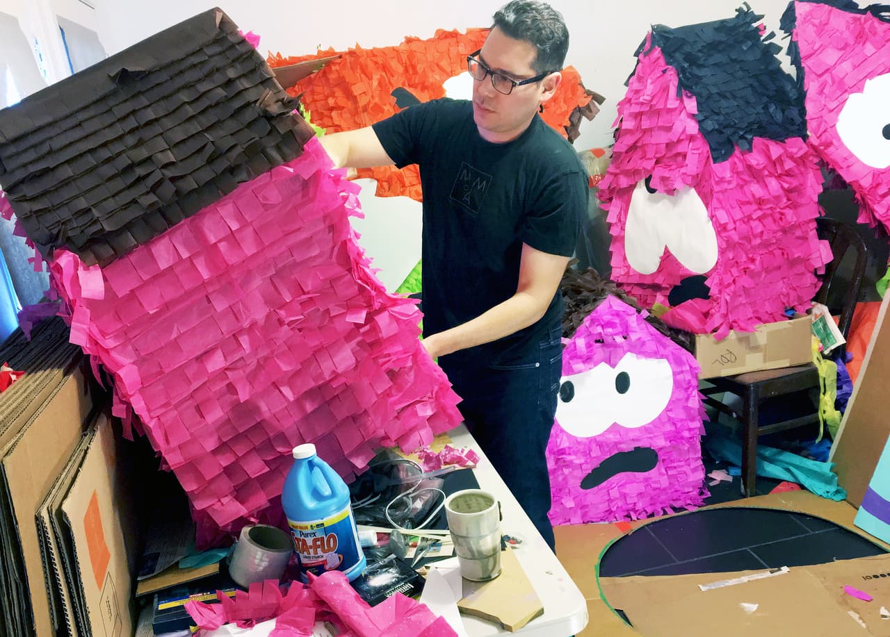 "Aquí en Los Ángeles las piñatas son parte de la vida”, dijo Emily Zaiden, Directora, Craft in America Center.