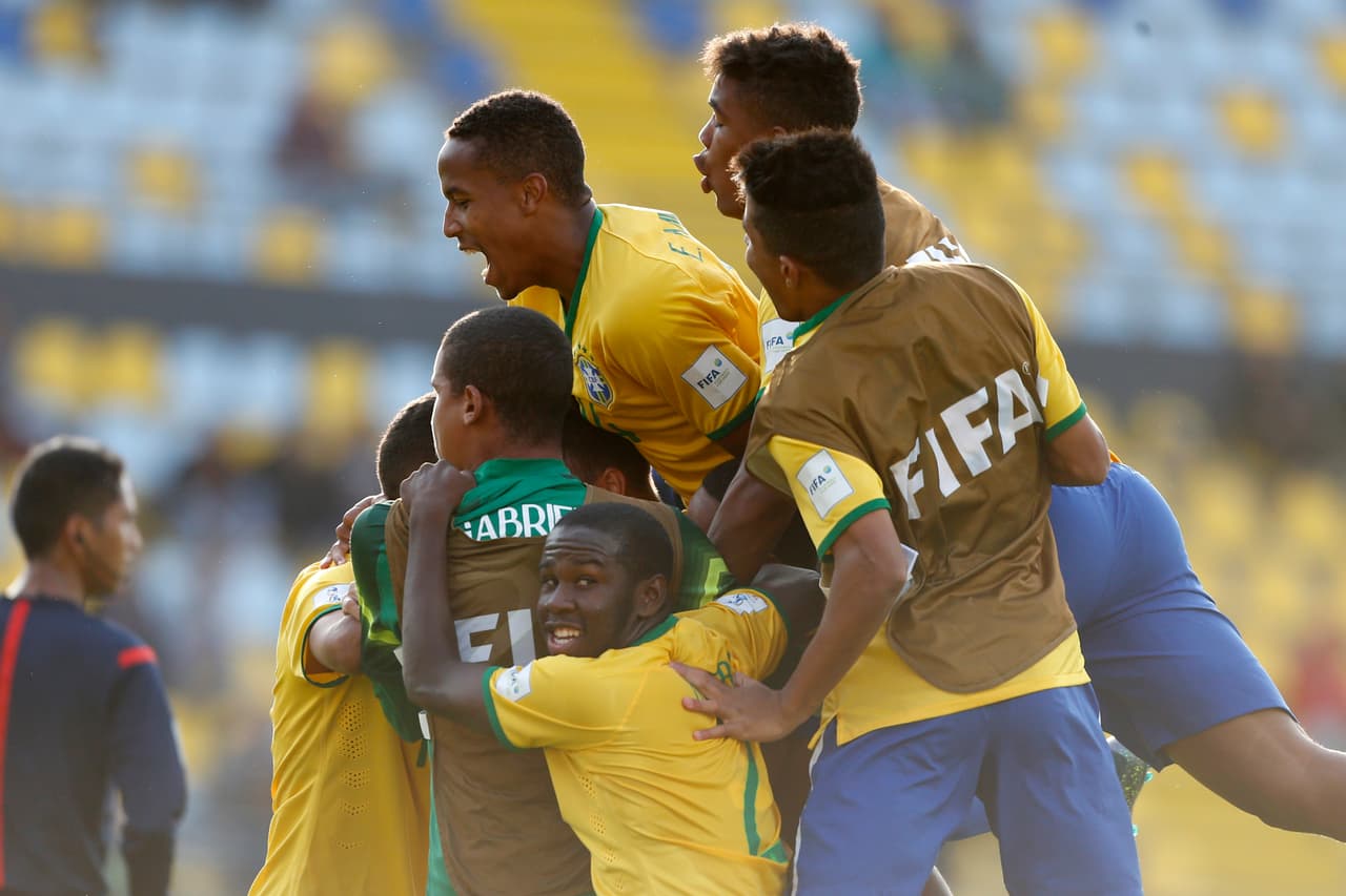 Brasil 1-0 Nueva Zelanda: Brasil avanza a cuartos de final con penal de último minuto
