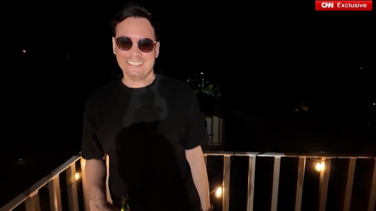 Así vive Sandro Castro, nieto de Fidel Castro e influencer, en su apartamento en La Habana