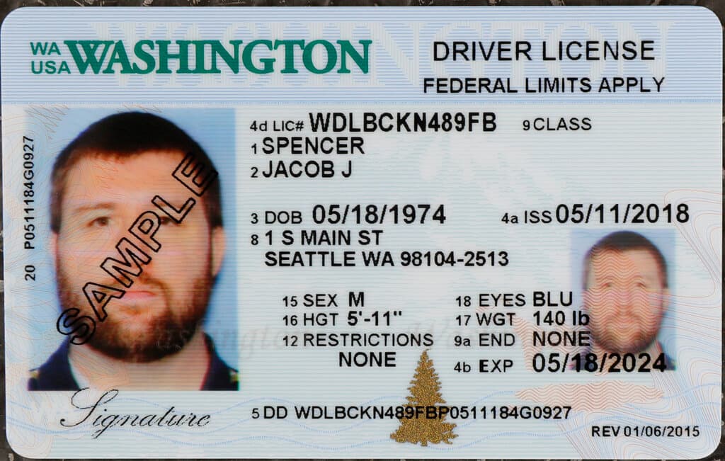 <b>La licencia de conducir REAL ID se distingue por una estrella en la esquina superior derecha. </b>Si tu licencia no tiene esta marca, no cumple con el estándar federal.