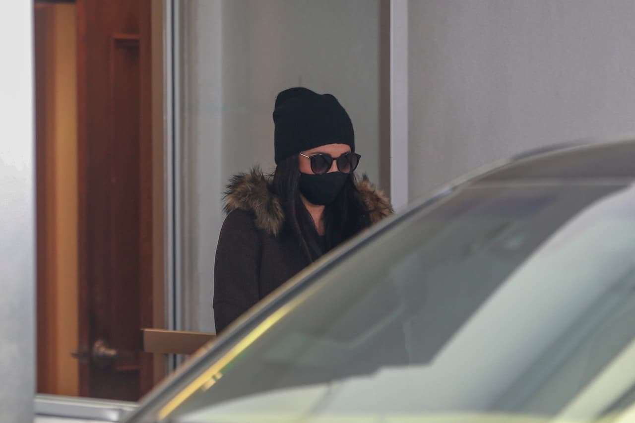 Meghan, Harry y Archie se preparan para su primera Navidad en California. Aunque los fans de la familia no saben si esperar la publicación de una tarjeta navideña, el Daily Mail informó que esta podría estar en camino.