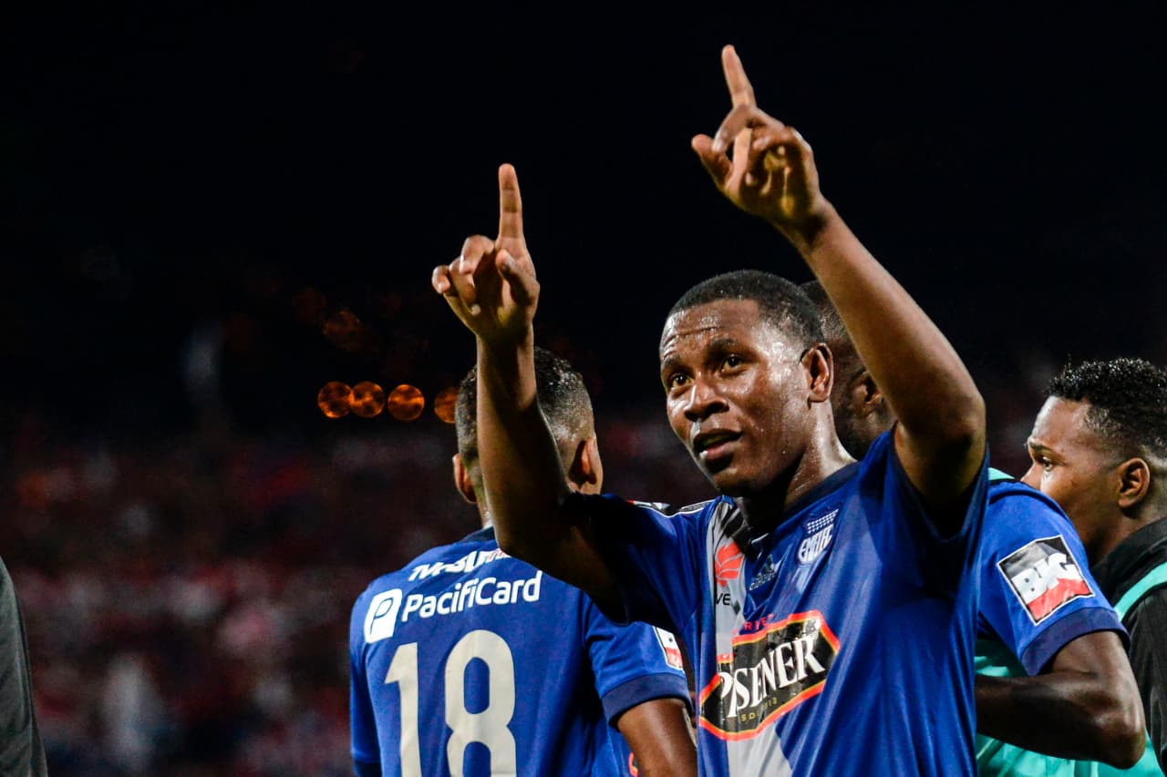 Brayan Angulo llega a México la madrugada del miércoles