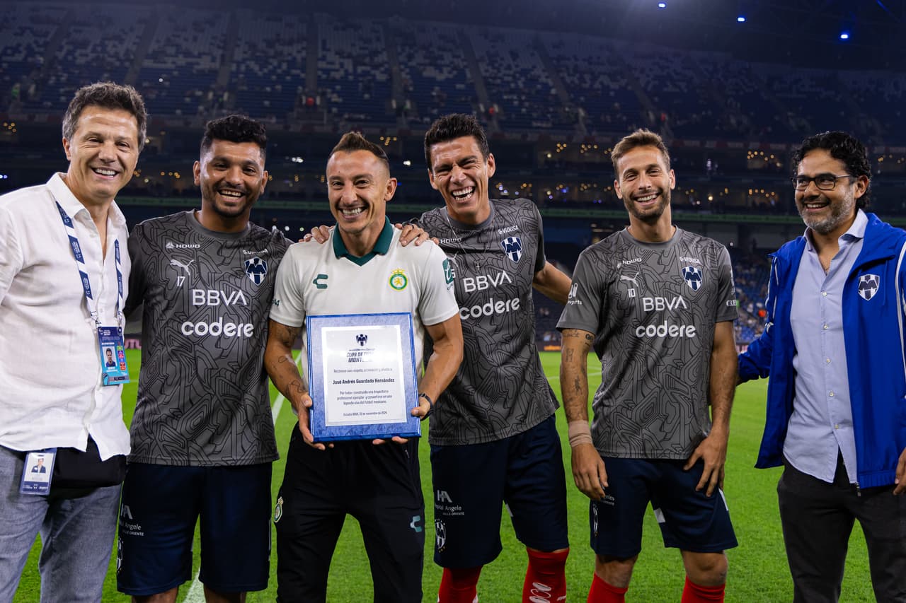 Rayados rinde homenaje a Andrés Guardado, "una leyenda viva"