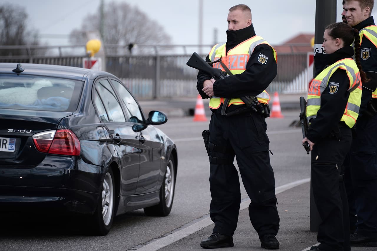 Francia mantiene prohibición a hinchas visitantes para partidos como local