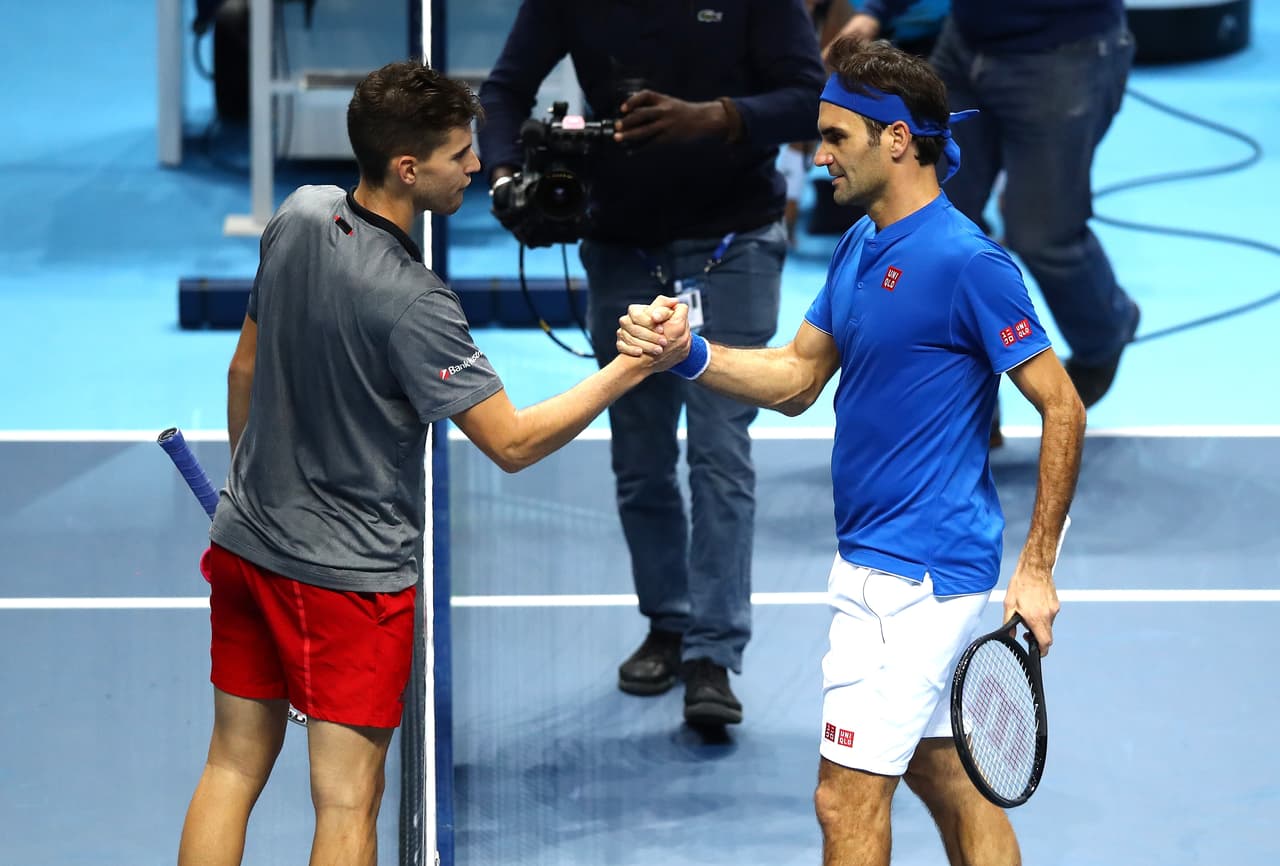 Federer se reivindica con victoria sobre Thiem en el Masters de Londres