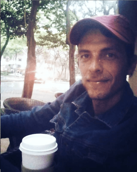 En una plática transmitida el pasado 5 de diciembre en el programa mexicano 
<b><a href="https://www.tvazteca.com/aztecauno/ventaneando/especiales/videos/exclusiva-lourdes-ornelas-confirma-que-su-hijo-camilo-tiene-un-problema-de-alcoholismo-que-volvio-tras-la-muerte-de-su-padre-camilo-sesto" target="_blank">'Ventaneando'</a></b>, Lourdes Ornelas aseguró que su hijo ha recaído en 
<b>los problemas de alcoholismo</b> que lo aquejaron en el pasado.