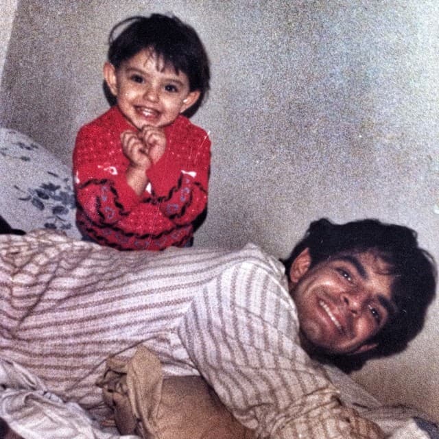 "Lo que pasa es que yo no tenía dinero en ese entonces y la mamá de José Eduardo
<b> </b>tenía mucho dinero, entonces sus cumpleaños eran maravillosos y yo iba empezando mi carrera y entonces no tenía ni un peso", se disculpó el comediante en el video.