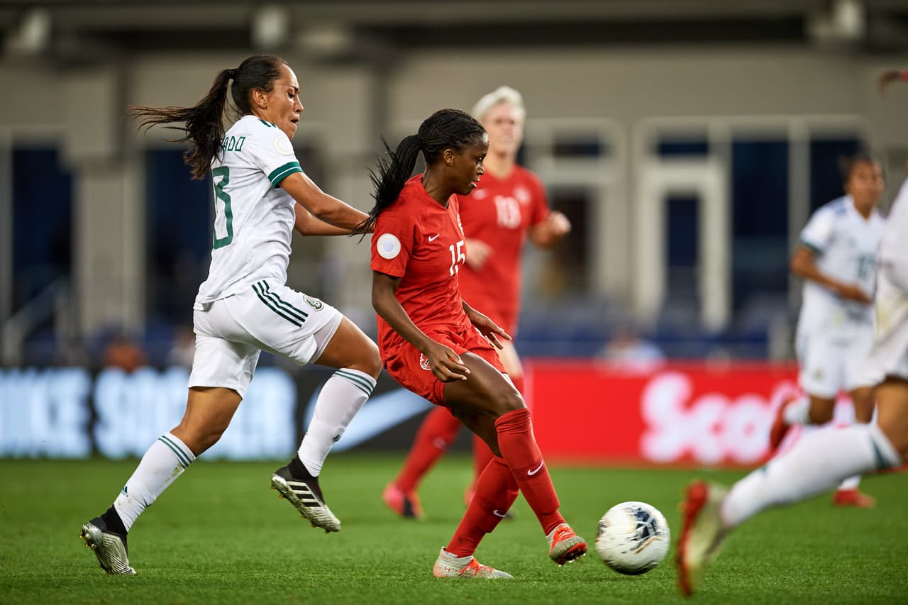 Con goles de Christine Sinclair y Shelina Zardorsky, Canadá le gana a México y asegura el liderato del grupo B.