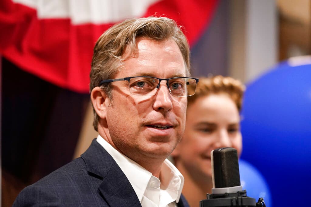 <h3 class="cms-H3-H3">Andy Ogles (Tennessee) </h3>
<br>
<br>Ogles, el otro novato entre el grupo disidente, es un opositor acérrimo a los inmigrantes, los derechos LGBTQ y los protocolos de salud pública que se alienó rápidamente al Freedom Caucus, y quien incluso antes de ser elegido se ha opuesto a la posibilidad de una presidencia de McCarthy en la Cámara.