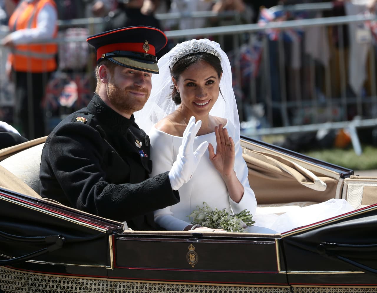 Ha pasado casi un mes desde que los ojos de miles de millones de personas se posaron sobre el príncipe Harry y Meghan Markle en una de las ceremonias más esperadas del 2018:
<b><a href="https://www.univision.com/estilo-de-vida/bodas/revive-la-boda-del-principe-harry-y-meghan-markle-asi-te-la-contamos?page=2&layoutType=flex">su boda</a></b>.