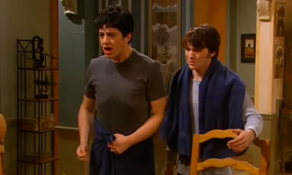 'Drake y Josh' fue una serie de Nickelodeon transmitida en los Estados Unidos desde el 11 de enero del 2004 hasta el 16 de septiembre del 2007. Contó con un total de 54 episodios distribuidos en cuatro temporadas.