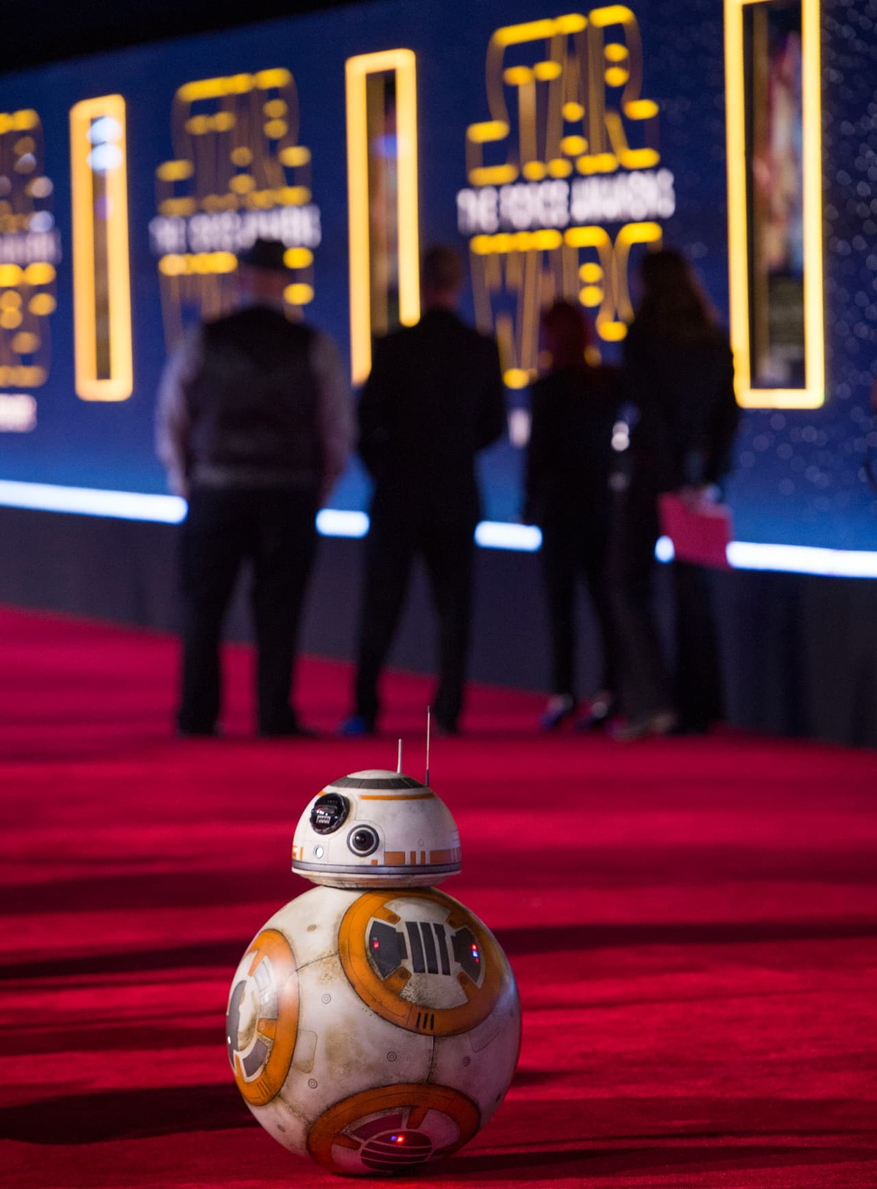 BB-8 llegó a la alfombra roja.