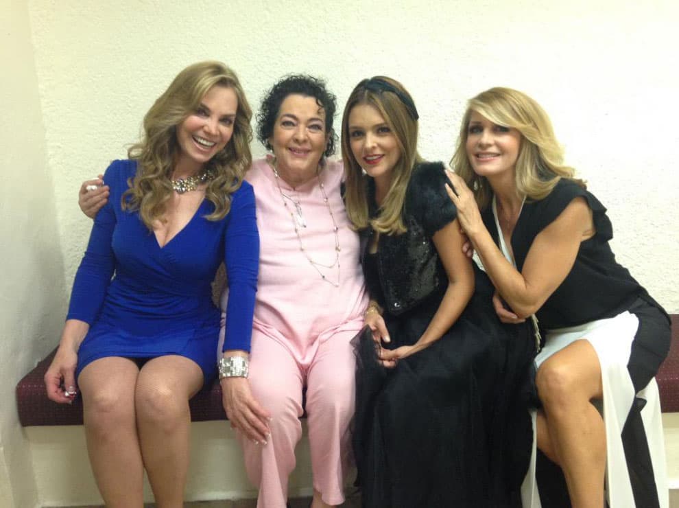 Compartió créditos con Gabriela Goldsmith, Grettel Valdez, Ana Brenda Contreras e Iván Sánchez.