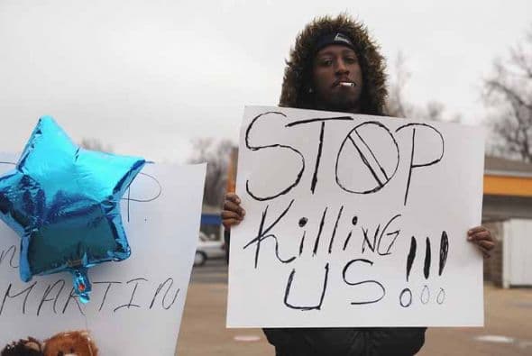 "Es como cualquier otro chico que tenía sueños y esperanzas", señaló. "Nos encantaba andar con él. Te hacía sonreír". Con la información de The Associated Press