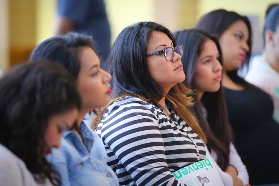 Como parte del grupo de amigas de Donaji “BFF” quince ganadoras tuvieron el privilegio de tomar una clase “Aprender a maquillarse como profesional” auspiciado por Alejandra Barraza de TNT Agency.