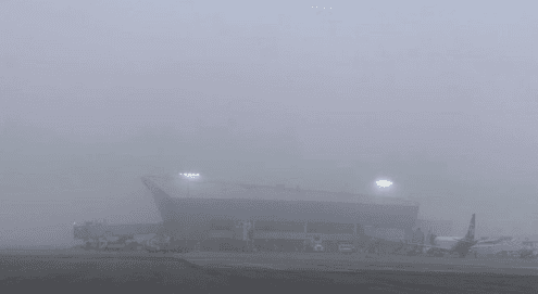 Cancelan y retrasan vuelos en el Aeropuerto de Fresno debido a la densa neblina