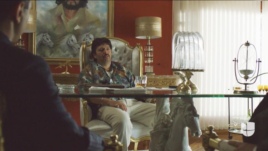 En la primera temporada, vimos como '
<b>Amado</b>' orquestó un plan para acabar con Joaquín Guzmán '
<b><a href="http://www.univision.com/series/el-chapo/marco-de-la-o-es-joaquin-el-chapo-guzman-en-el-chapo" target="_blank">El Chapo</a></b>' y con el cardenal Juan Jesús Posadas Ocampo de un solo golpe.