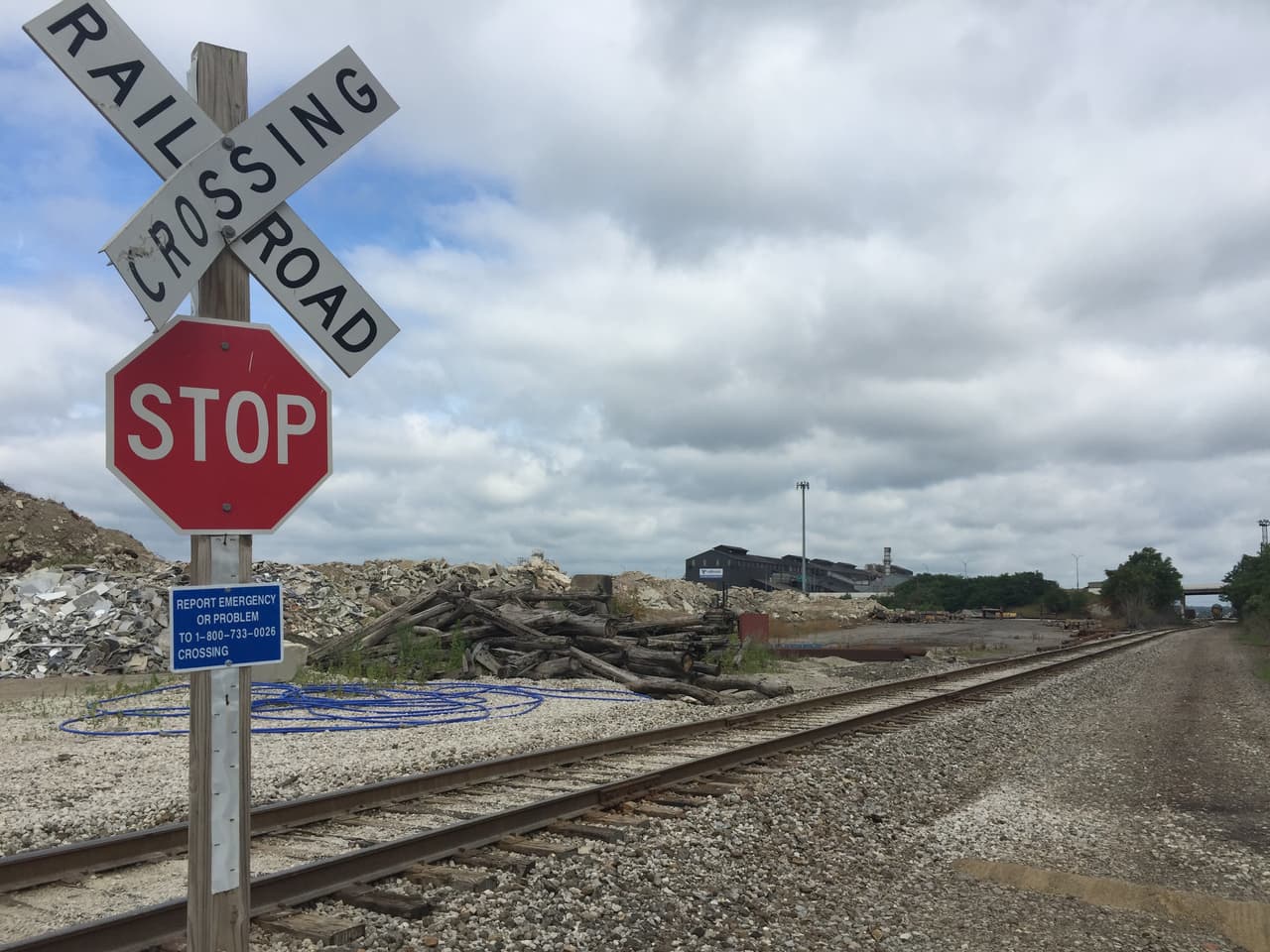 Este terreno solía pertenecer a Youngstown Sheet & Tube, una de las mayores productoras de acero del país. Hoy, la empresa francesa Vallourec Star tiene una planta allí. El año pasado, Vallourec Star se vio afectada por la caída en los precios del petróleo y el gas. Despidió a decenas de trabajadores.