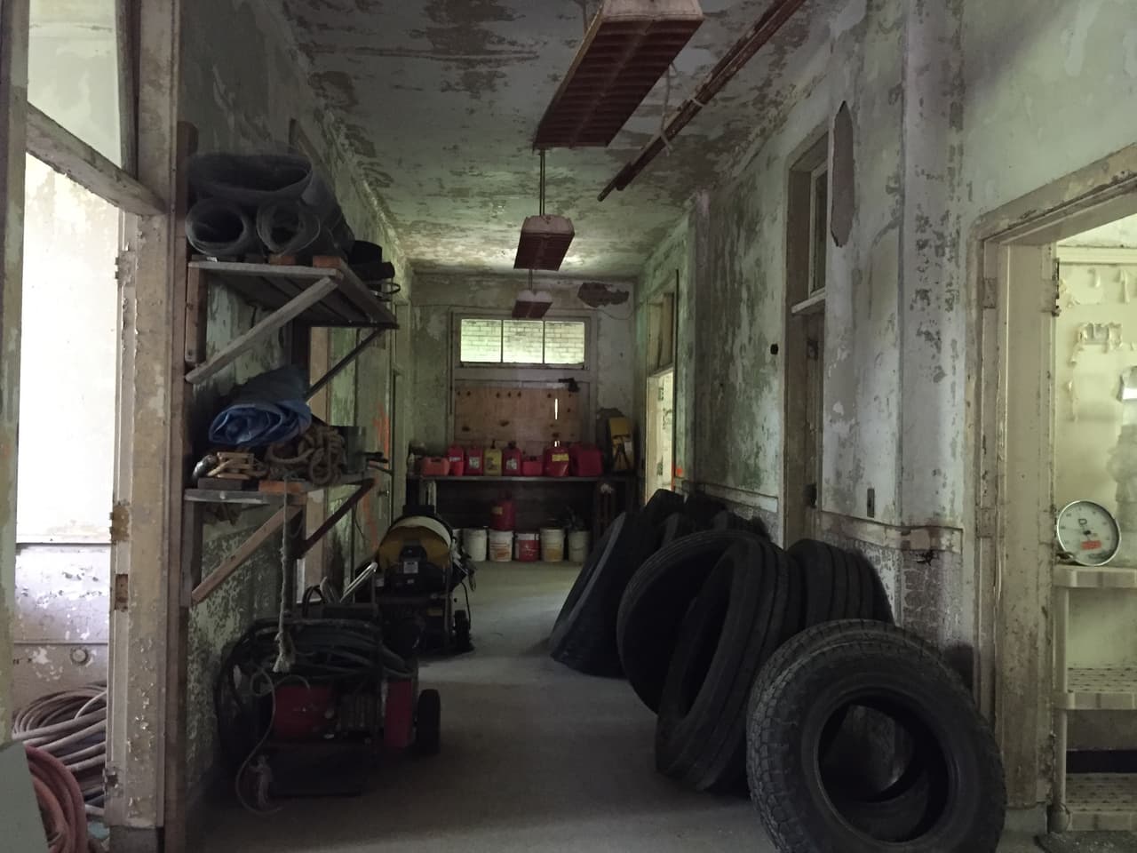 Interior de un antiguo hospital de Youngstown Sheet & Tube para atender a los trabajadores de la fábrica.