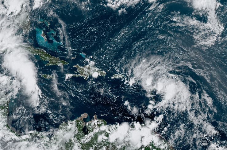 Declaran estado de emergencia en los Cayos de Florida por la tormenta tropical Laura