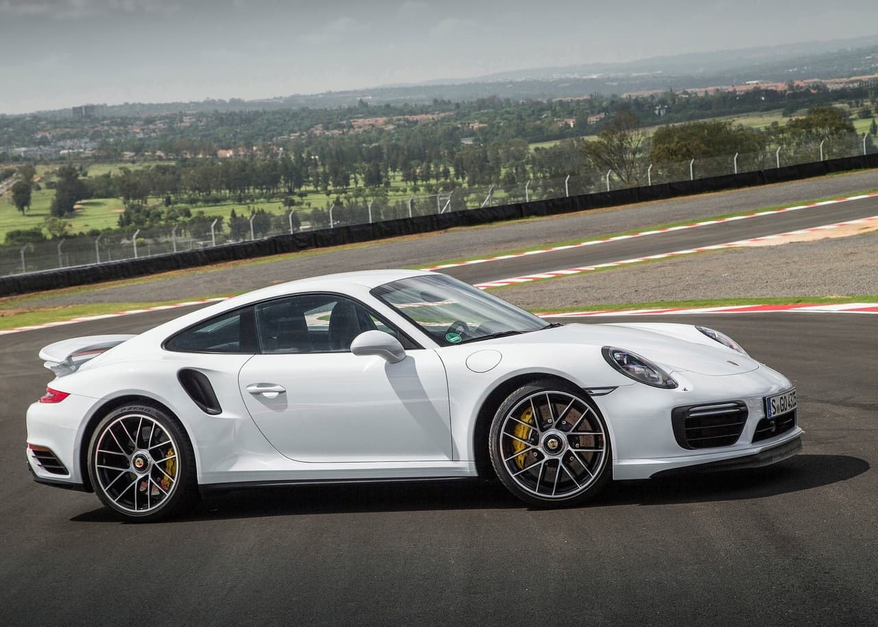 <h3 class="cms-H3-H3"><b>18. Porsche 911</b></h3>
<br>
<ul>
 <li><b>Tiempo promedio que le toma en venderse:</b> 27.9 días</li>
 <li><b>Precio promedio:</b> 146,140 dólares</li>
</ul>