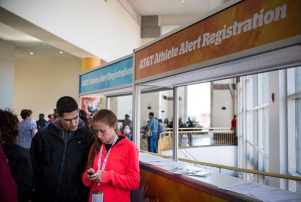 Los deportistas inscritos en la justa llegaron a los módulos de registro este domingo.