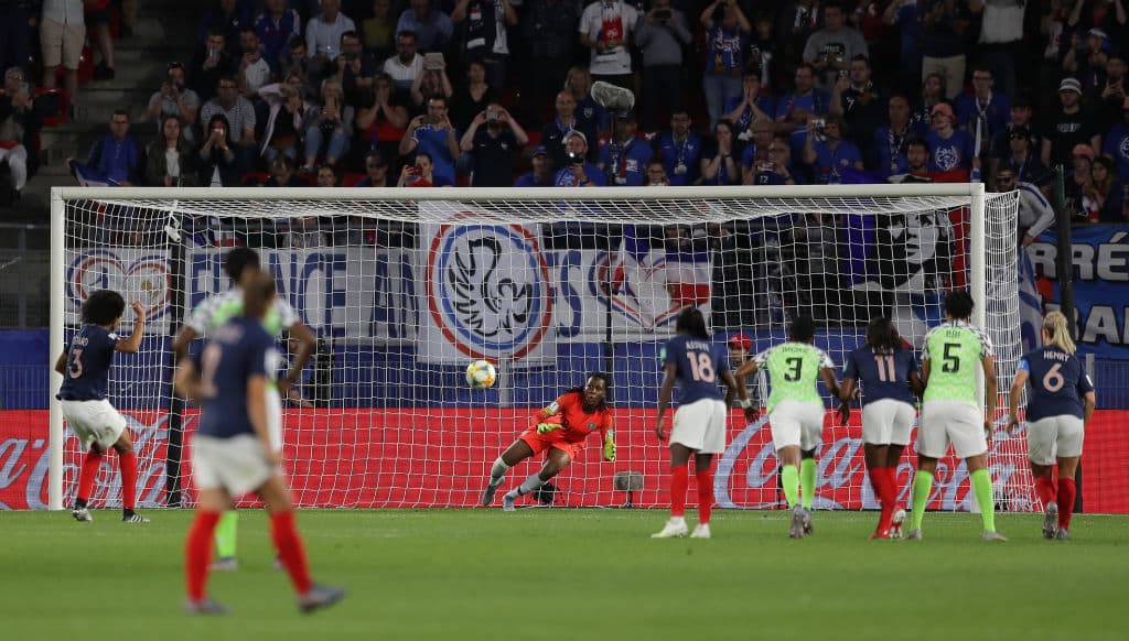 Wendie Renard en esta ocasión no falló y pesea a toda la controversia, marcó el gol que tanto buscó Francia a lo largo del partido.