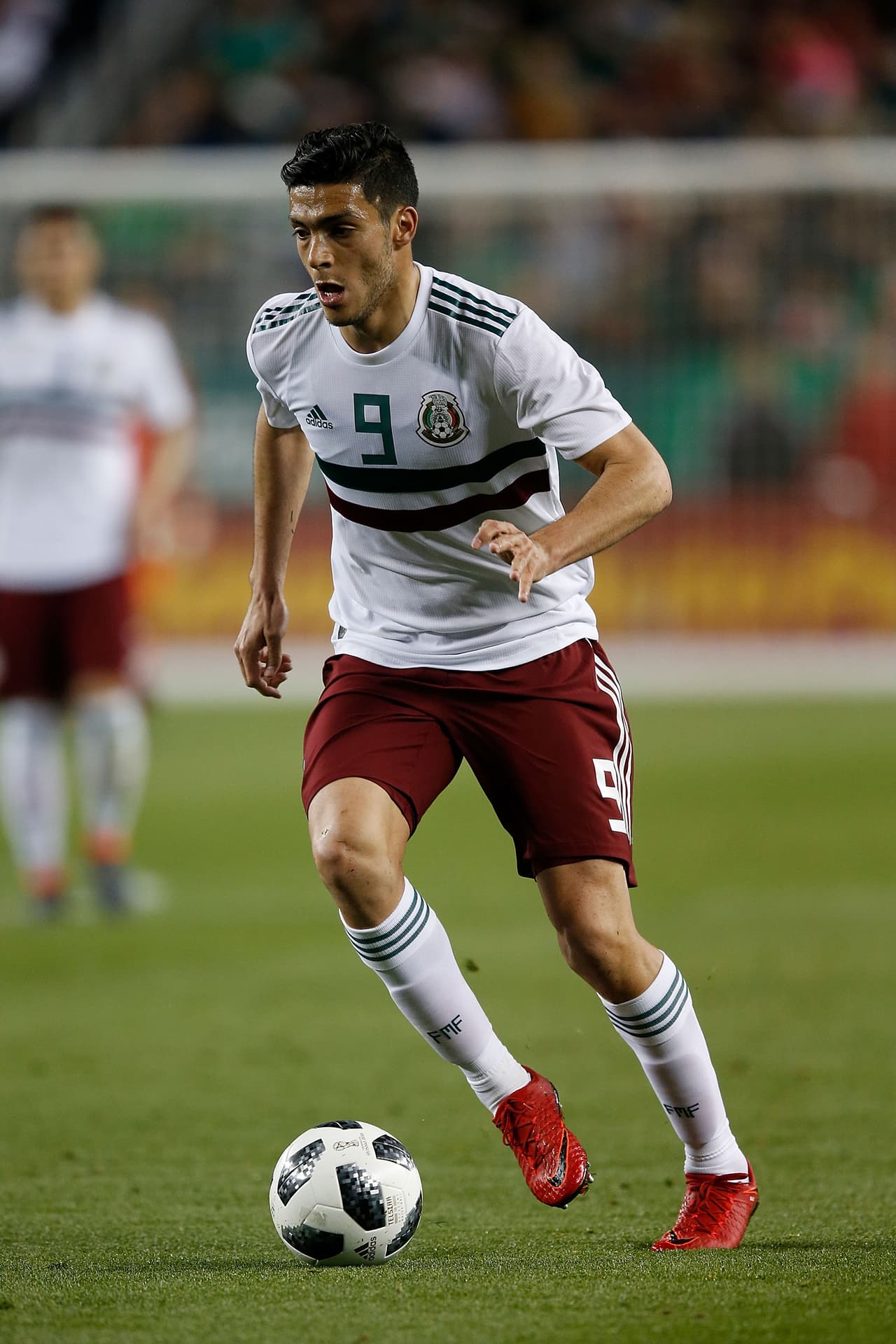 Raúl Jiménez (Benfica): estuvo en Brasil 2014. Estará con el número 9.