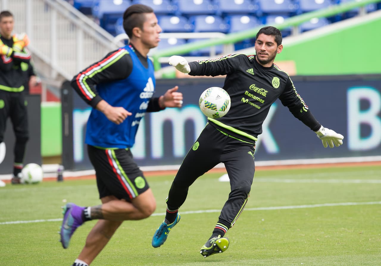 La lucha por el marco tricolor pareciera decidida pues Osorio ha hecho pública su predilección por Alfredo Talavera, pero Jesús Corona está de regreso y buscará complicarle la idea al estratega colombiano.