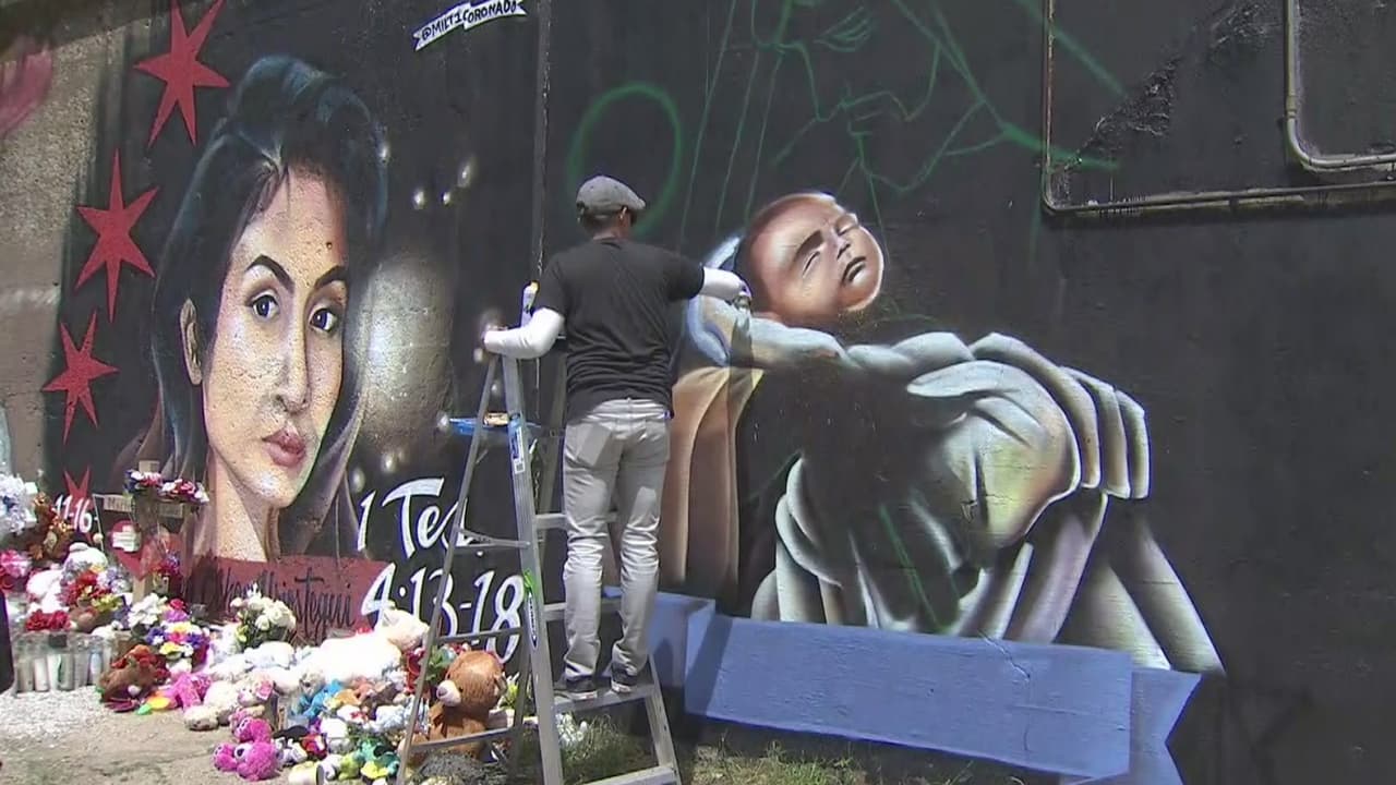 <b>23 de junio de 2019.</b> Milton coronado, 
<b>un artista de Pilsen</b> plasmó la memoria del pequeño 
<b>Yadiel en brazos de su madre, Marlen</b>. Mientras la familia y la comunidad esperaba justicia por estos hechos. 
<br>