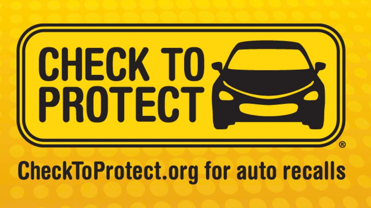 Ya que tienes el VIN number, visita la página checktoprotect.org/es y sigue las instrucciones, es muy fácil y es gratis.