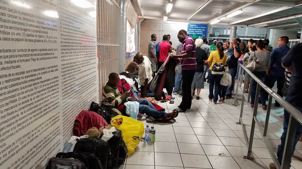 Ola de inmigrantes haitianos llega a la frontera de Arizona