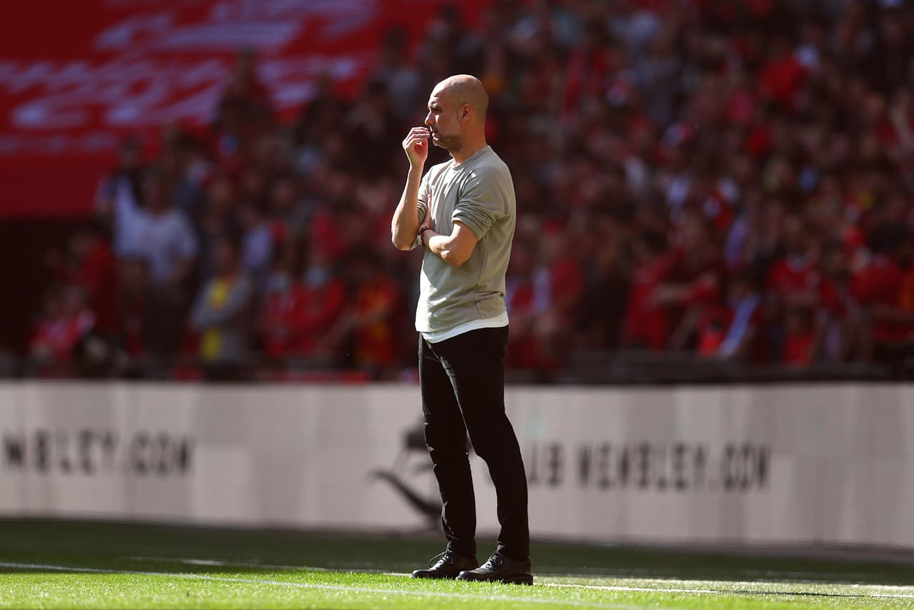 Pep Guardiola realizó algunos ajustes para tratar de responder y por poco consigue el empate.
<br>