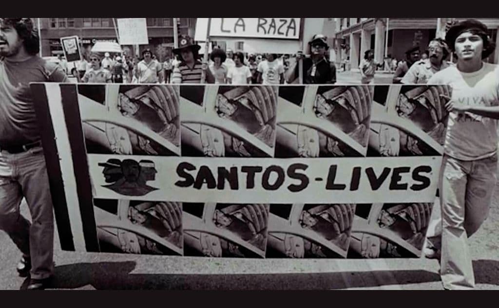 <b>Cain </b>fue suspendido de la policía de Dallas a las horas del tiroteo, fue detenido, pero
<b>salió con una fianza de $5,000 dólares</b>. Y sólo dos días después del asesinato de Santos se comprobó que las huellas dactilares del robo no coincidían con ninguno de los menores acusados.