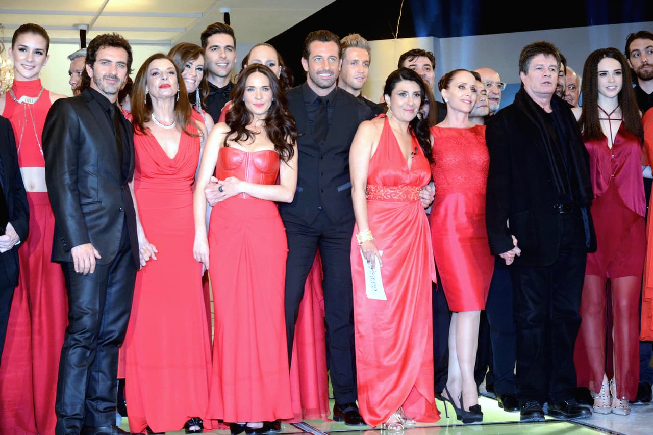 En esta historia, hizo el papel de Claudio Bustamante, un hombre casado que se dejó seducir por una joven que buscaba venganza. El elenco fue conformado por 
<b><a href="https://www.univision.com/temas/adriana-louvier" target="_blank">Adriana Louvier</a></b>, 
<b><a href="https://www.univision.com/temas/gabriel-soto" target="_blank">Gabriel Soto</a></b>, Flavio Medina, 
<b><a href="https://www.univision.com/temas/azela-robinson" target="_blank">Azela Robinson</a></b> y 
<b><a href="https://www.univision.com/temas/fabiola-guajardo" target="_blank">Fabiola Guajardo</a></b>, entre otros.