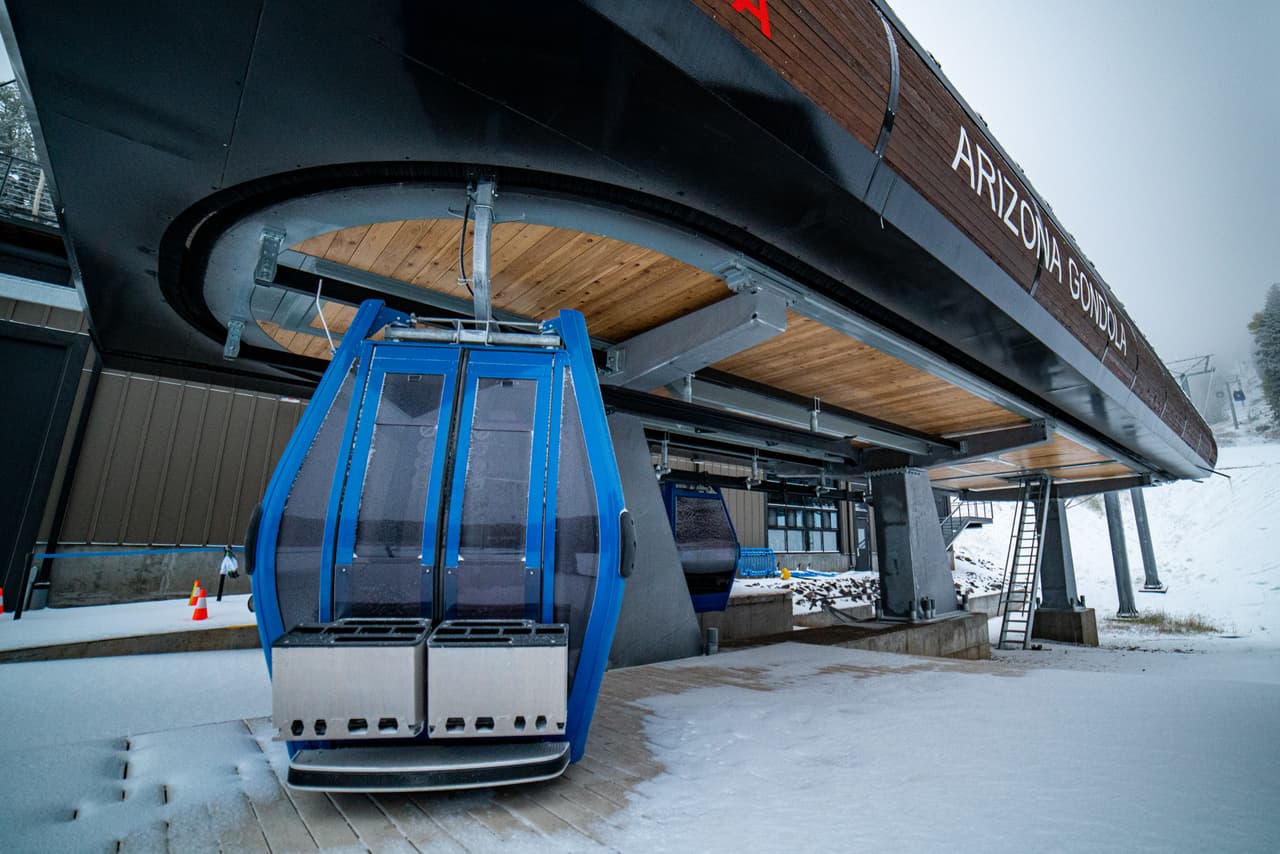 De acuerdo con funcionarios del sitio de esquí, la fecha de apertura prevista para el invierno es
<b>el 19 de noviembre de 2021</b>.
<br>