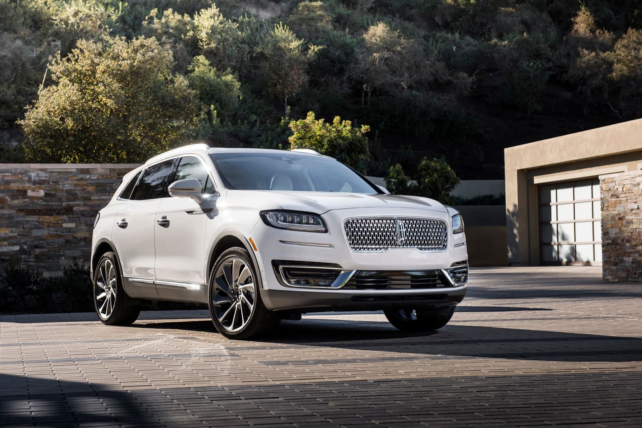 <b>Lincoln Nautilius 2019</b>
<br>Se trató de la segunda novedad de la casa estadounidense en el Auto Show. Nautilius será el nombre con el que ahora conoceremos a la Lincoln MKX. Cuenta con un frente renovado, completamente nuevo frente, mucho más atractivo y deportivo.