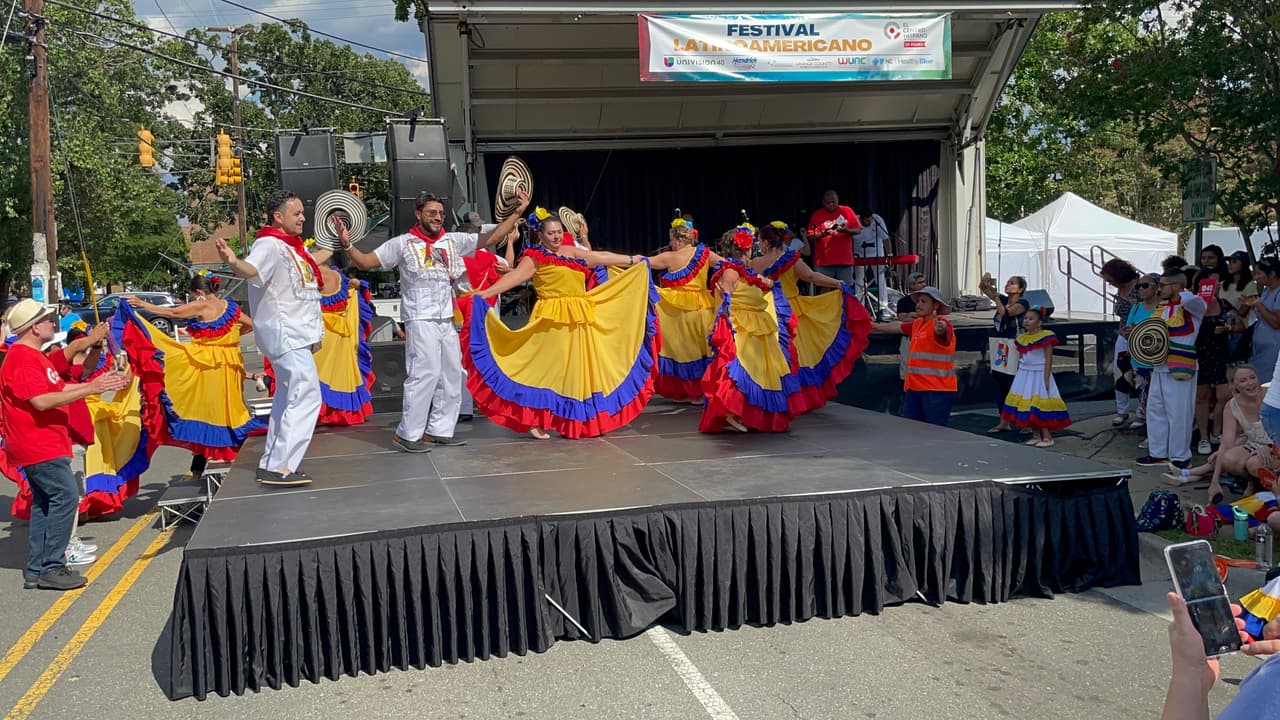 El Centro Hispano ha participado activamente y representado a la población hispana/latina en Durham, Wake, Orange y los condados vecinos desde 1992.