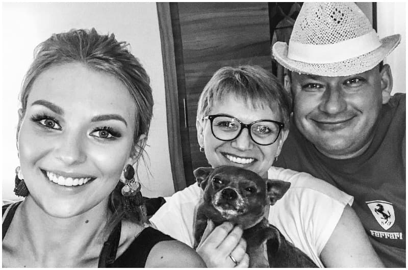 "Llevan 30 años de casados. Para mí son como varios pilares. Efectivamente es la confianza, que
<b> siempre vas a tener problemas</b>", aseguró. 
<br>