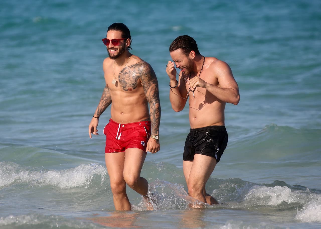 Maluma, de 24 años, y Prince Royce, de 28, raras veces tienen tiempo libre para disfrutar del sol, la arena y el mar.