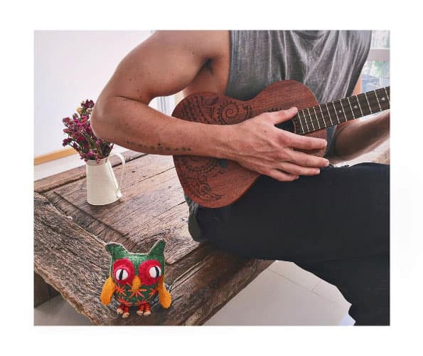 "Enciendes luces en mi alma... 🎶", escribió en esta imagen donde no se le veía la cara a Alfredo.