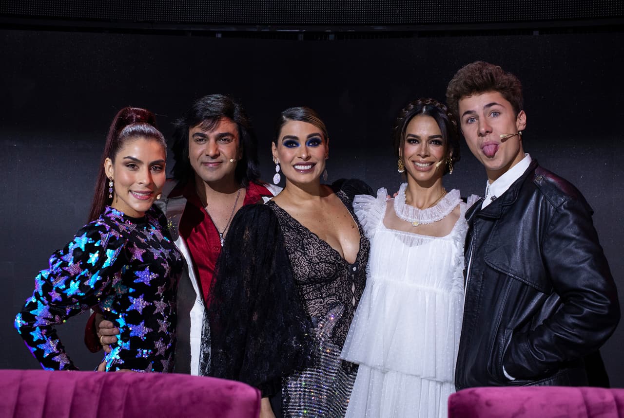 El jurado conformado por María León, Albertano, Biby Gaitán y Juan Pablo Zurita no se quedó atrás en sus atuendos y brilló en la gala número uno.
