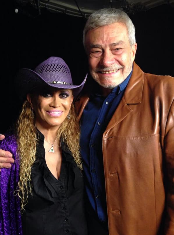 Es muy querido en el mundo de la actuación.